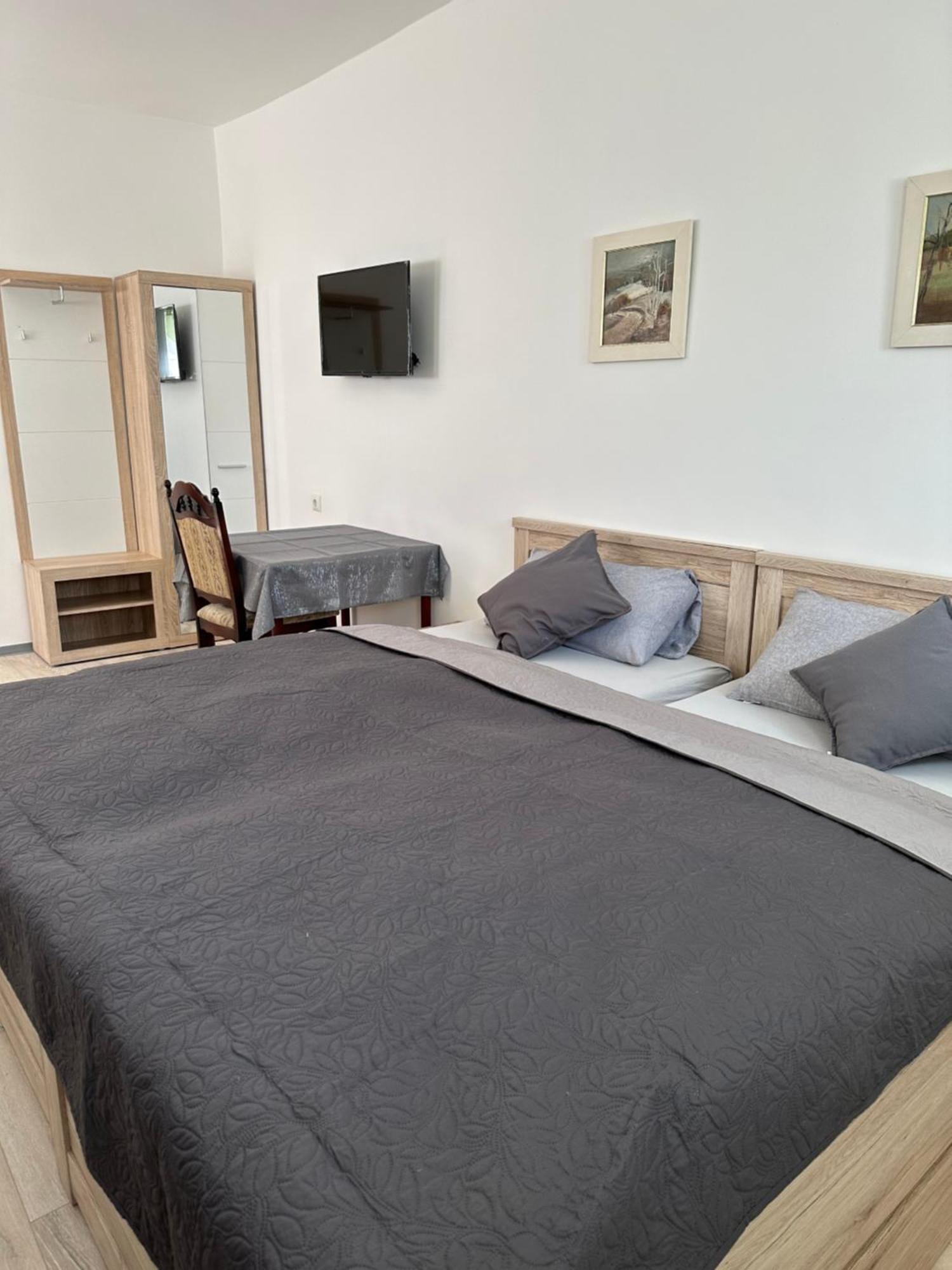 Ein Zimmer Wohnung Am Markt Oelsnitz  Екстер'єр фото
